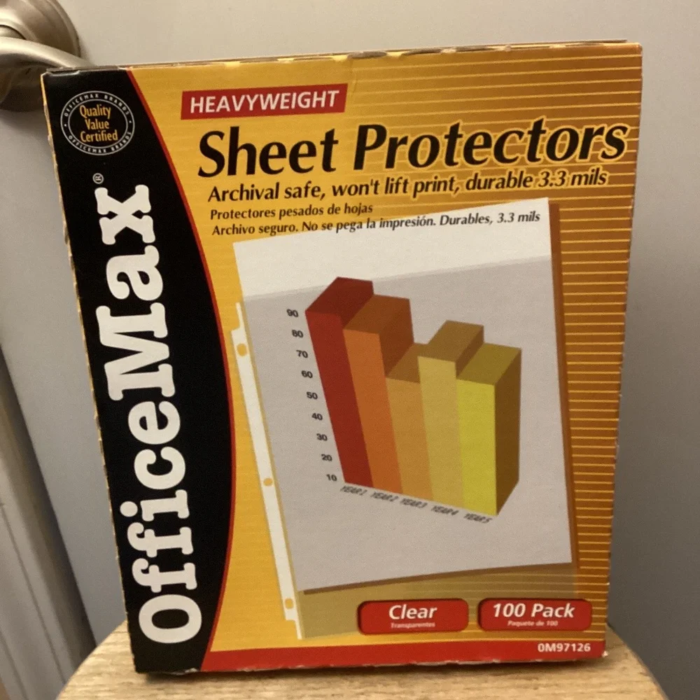 New in Box OfficeMax 100 CLEAR Heavyweight Sheet Protectors